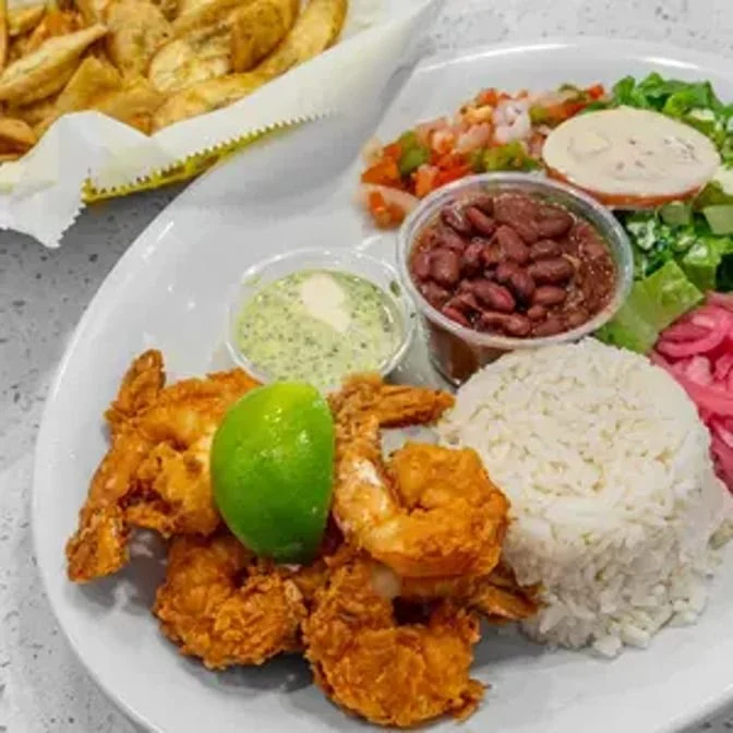 Camarones Empanizados - Crispy breaded shrimp, golden and delicious